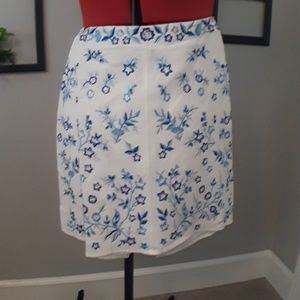 Skirt with lots of detail